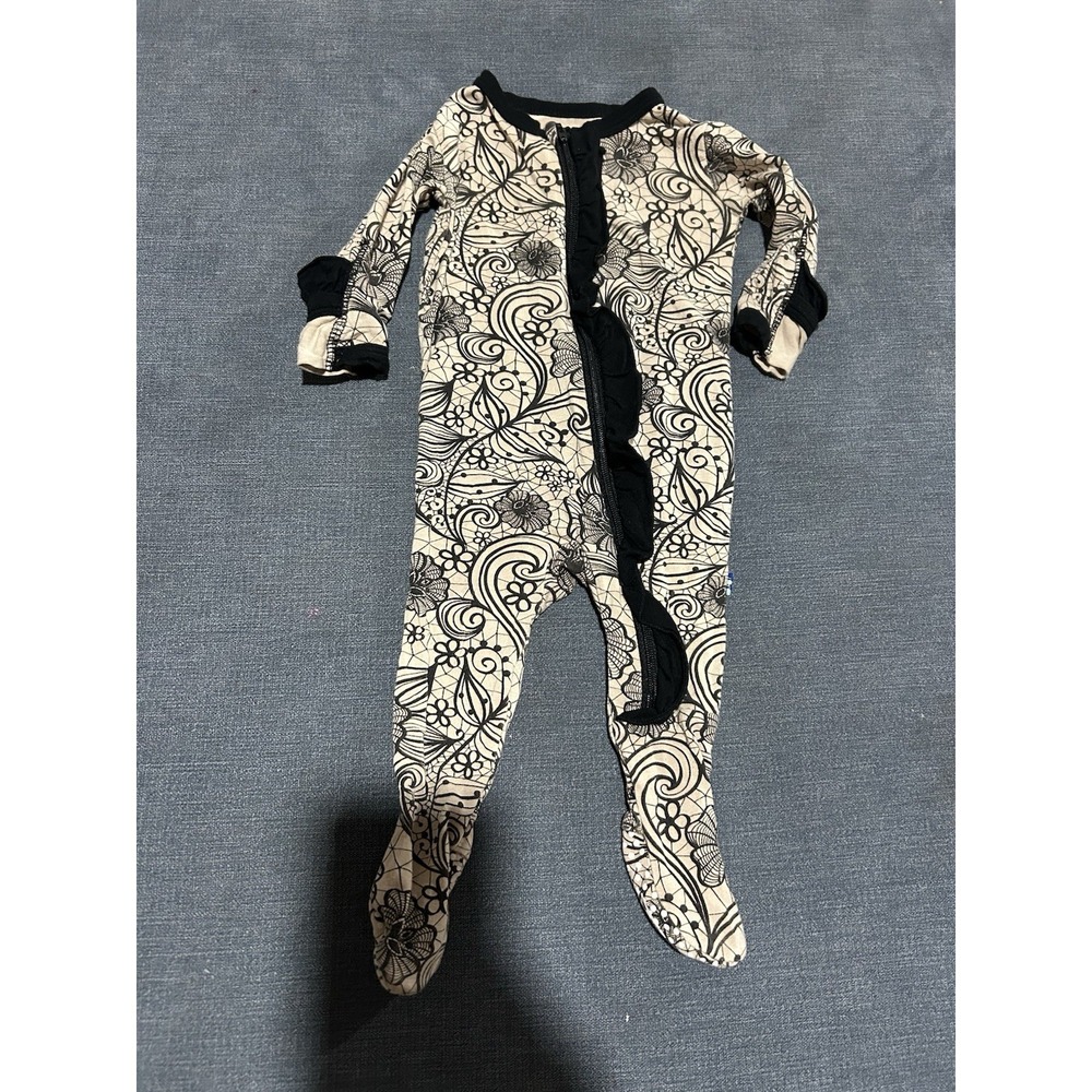 Kickee Pants Bamboo Babygirl Sleeper Size 0-3 Months‎ Lace Print
